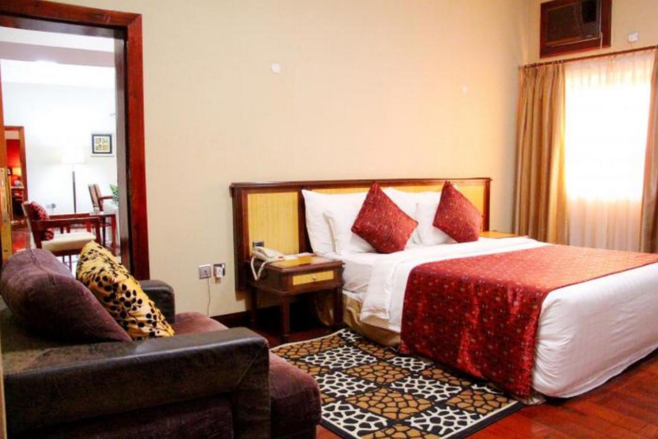Room In Lodge - The Chelsea Hotel Abuja Exterior photo